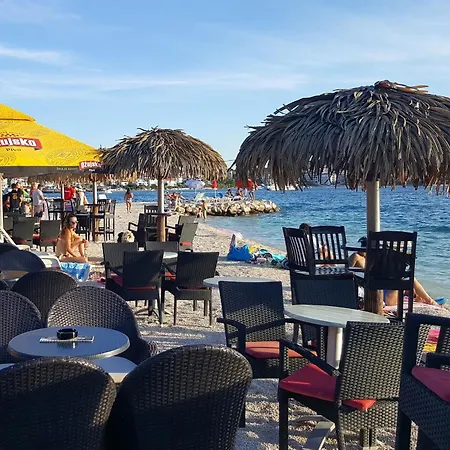 Family-friendly With Swimming Pool Okrug Gornji, Ciovo - 22587 公寓 特罗吉尔