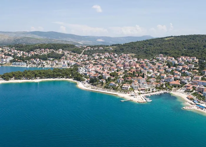 Family-friendly With Swimming Pool Okrug Gornji - Ciovo - 22587 * تروغير