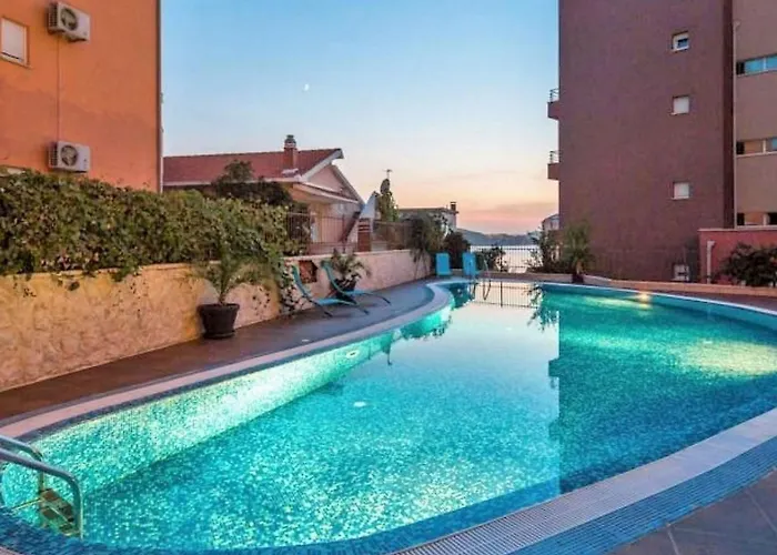 شقة Family-friendly With Swimming Pool Okrug Gornji - Ciovo - 22587 تروغير