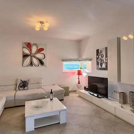 Family-friendly With Swimming Pool Okrug Gornji - Ciovo - 22587 Trogir
