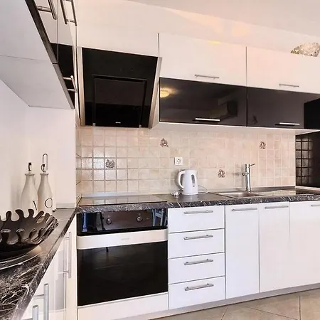 Appartamento Family-friendly With Swimming Pool Okrug Gornji, Ciovo - 22587 *