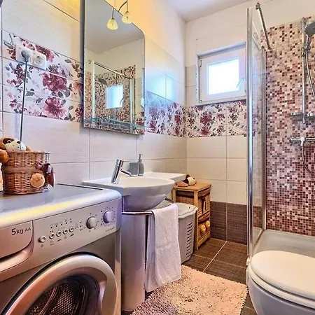 Family-friendly With Swimming Pool Okrug Gornji - Ciovo - 22587 Apartment