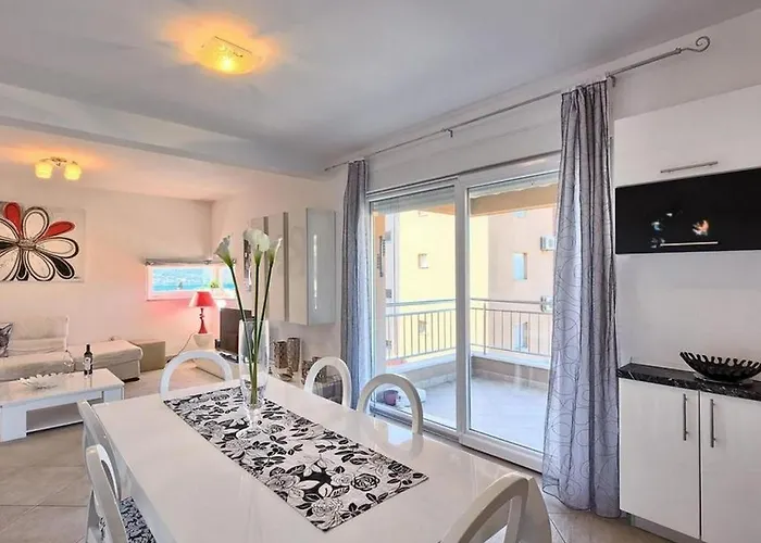 Family-friendly With Swimming Pool Okrug Gornji - Ciovo - 22587 Apartmán